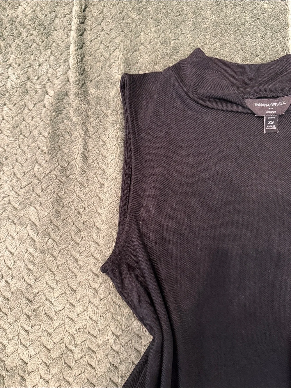 Banana Republic Black Sleeveless Mock Neck Top